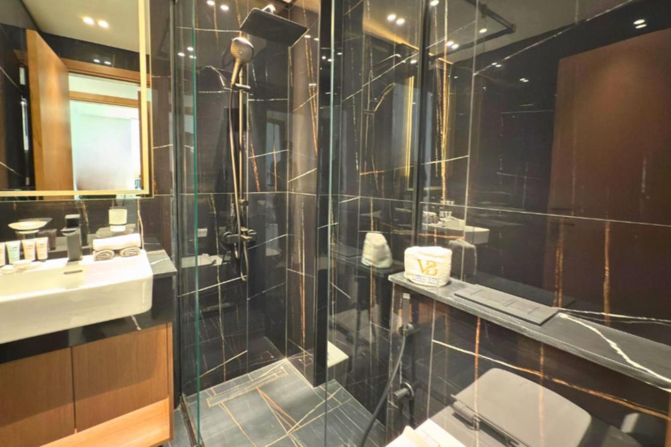 1 Bedroom Binghatti Venus, Jumeirah Village Circle Dubai