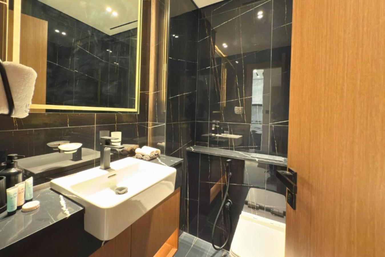 Apartment 1 Bedroom Binghatti Venus, Jumeirah Village Circle Dubai